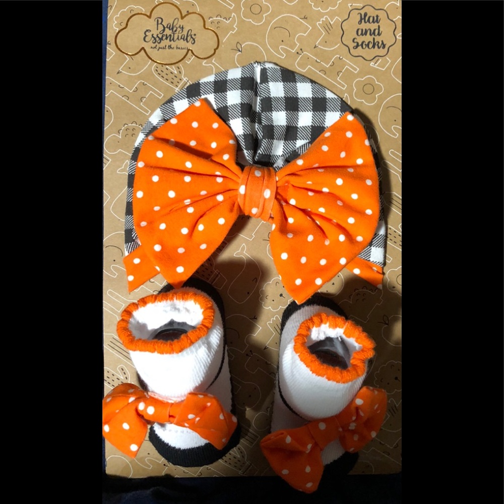 Baby essentials halloween  & thanksgiving Hat & socks - 0-6M